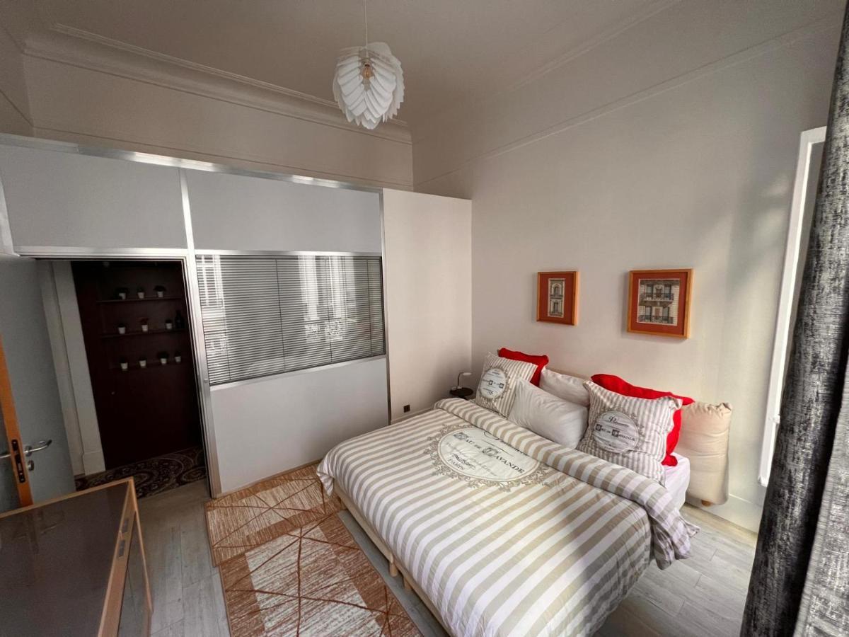 Luxury Apartment Champs-Elysees - Hala Paris Eksteriør bilde